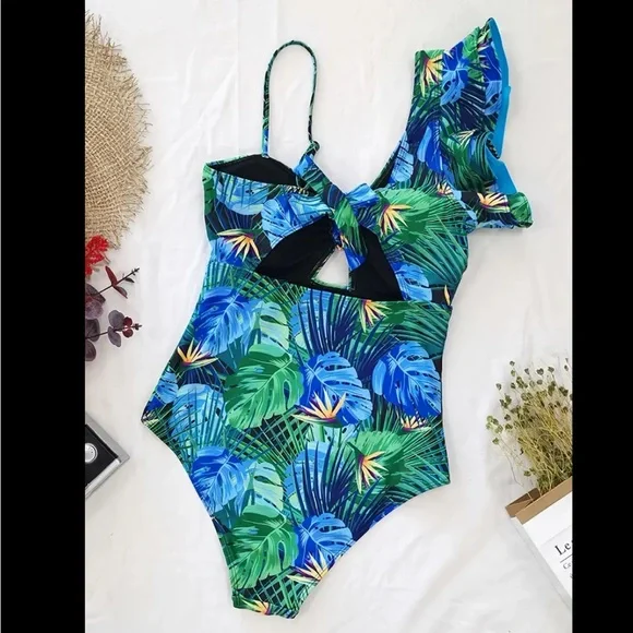 ‼️Final price Leaves print full coverage one pieceruffle shoulder swimsuit